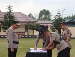 Kapolres Humbang Hasundutan serah terimakan Jabatan Pejabat utama Polres Humbang Hasundutan.