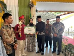 Penyerahan Trophy dan Hadiah kepada Para Pemenang Festival seni Qassidah,Rebana Klasik Bintang Vokalis dan Pop Religi Tingkat Kabupaten Langkat Tahun 2024