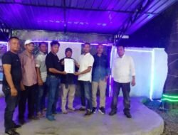 Pemberian Surat Keputusan (SK) kepada Pengurus POKJA KIM khusus dari Pimpinan Cabang FSP KB-SPSI