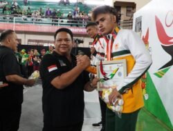 Pj. Bupati Langkat Serahkan Medali kepada Juara Cabor Sambo PON XXI Aceh-Sumut 2024: Prestasi Gemilang Atlet Nasional